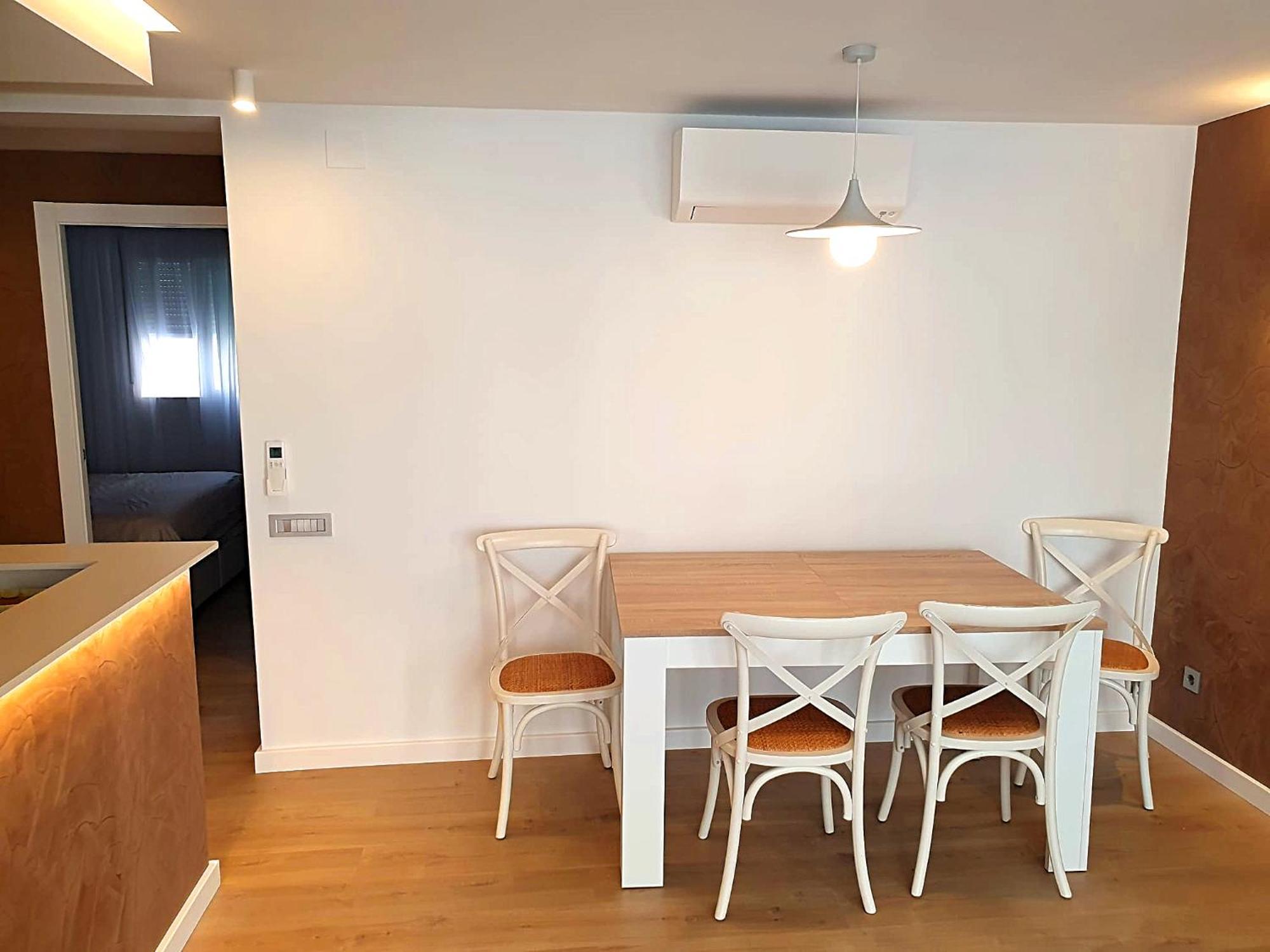 First Line Beautiful Two Bedrooms Daire *